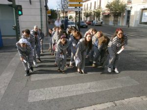 Prisión Condicional: Gymkhana de cañas por Alicante