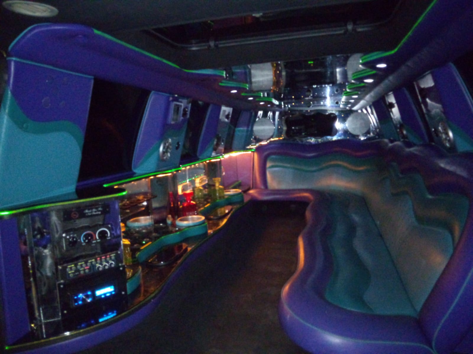 Ford Excursion 4x4 Blanca 3 Ford Excursion 4x4 Blanca - Imagen 3